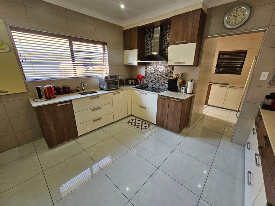 5 Bedroom Property for Sale in Vaalpark Free State